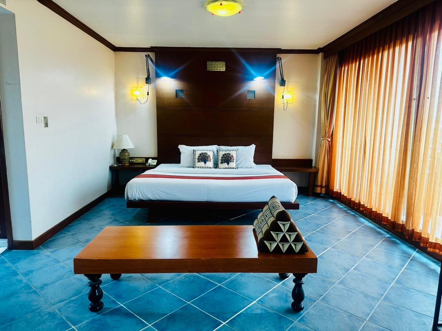 Готель Hua Hin Loft Екстер'єр фото