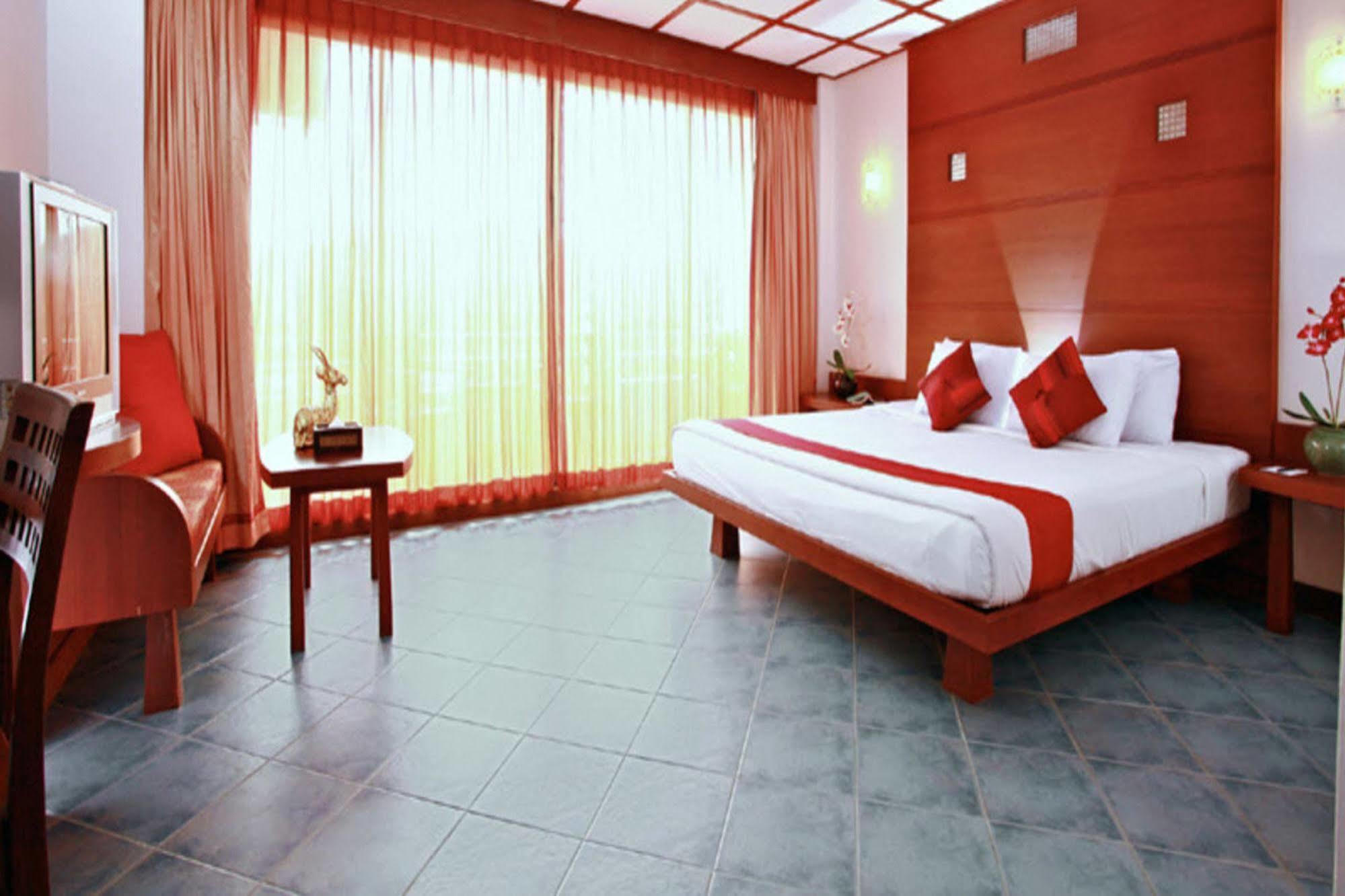 Готель Hua Hin Loft Екстер'єр фото